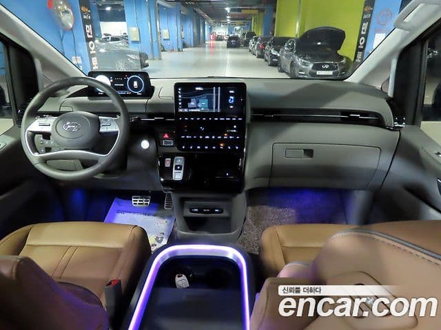 Hyundai Staria 2024 — фото 4 из 19