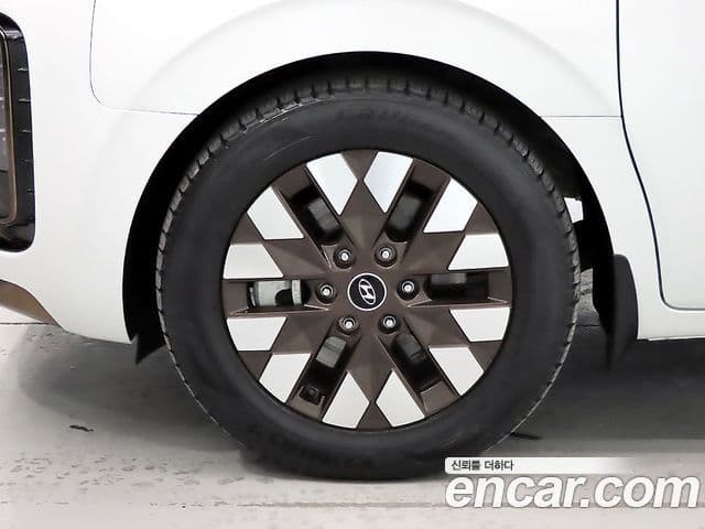 Hyundai Staria 2024 — фото 18 из 19