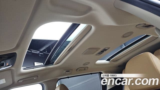 Kia Carnival 2021 — Şəkil 18/20