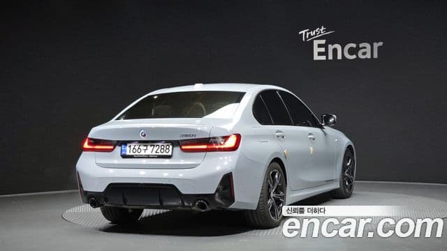 BMW 3 Series 2022 — Photo 15/20