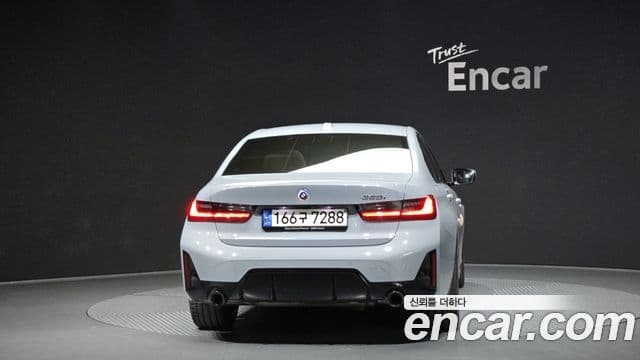 BMW 3 Series 2022 — Photo 12/20
