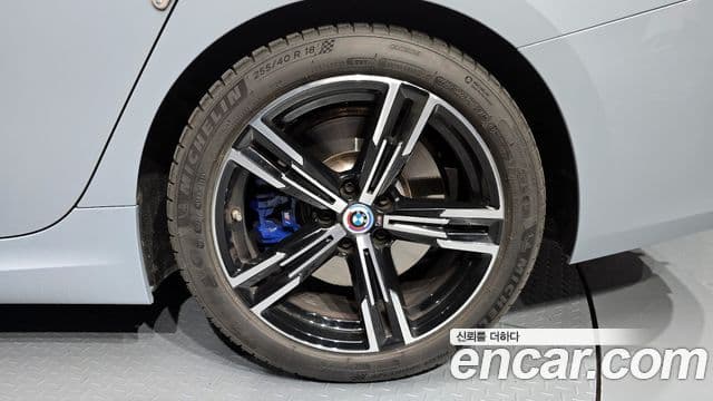 BMW 3 Series 2022 — Photo 9/20