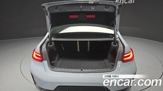 BMW 3 Series 2022 — Photo 8/20