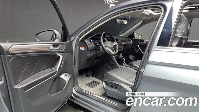 Volkswagen Tiguan Allspace 2024 — фото 10 из 20