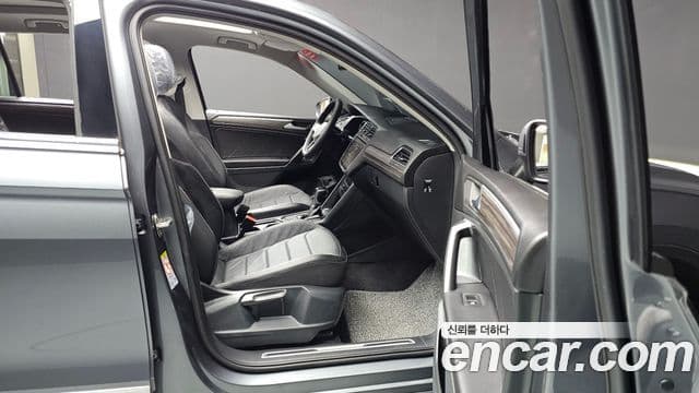 Volkswagen Tiguan Allspace 2024 — ფოტო 11/20