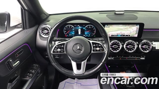 Mercedes-Benz GLB-Class 2021 — Şəkil 14/20