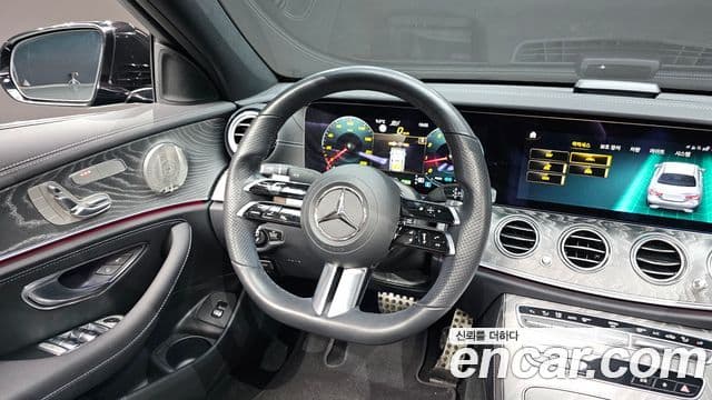 Mercedes-Benz E-Class 2021 — Фото 13/20