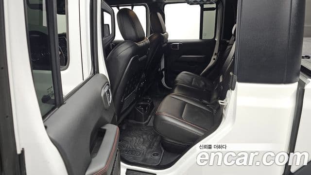 Jeep Gladiator 2023 — Photo 18/20