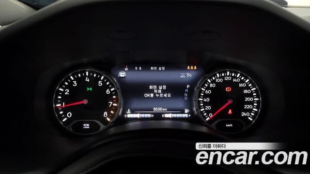 Jeep Renegade 2023 — ფოტო 8/20