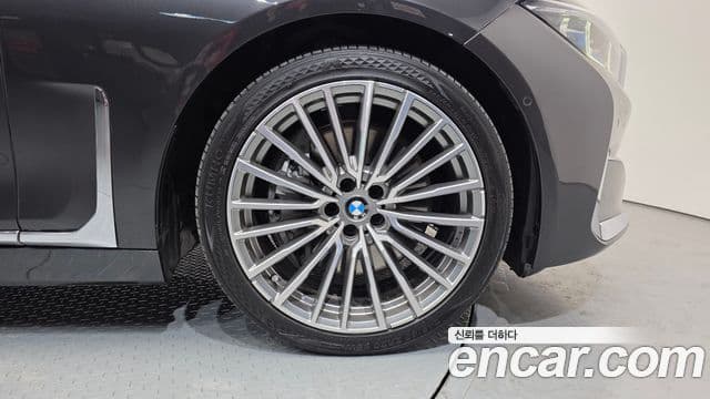 BMW 7 Series 2021 — ფოტო 5/20