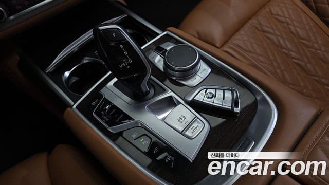 BMW 7 Series 2021 — ფოტო 9/20