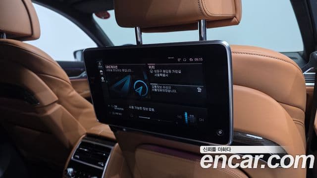 BMW 7 Series 2021 — ფოტო 17/20