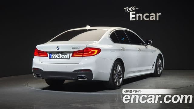 BMW 5 Series 2018 — Şəkil 2/20