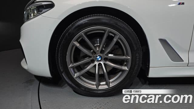 BMW 5 Series 2018 — Şəkil 5/20