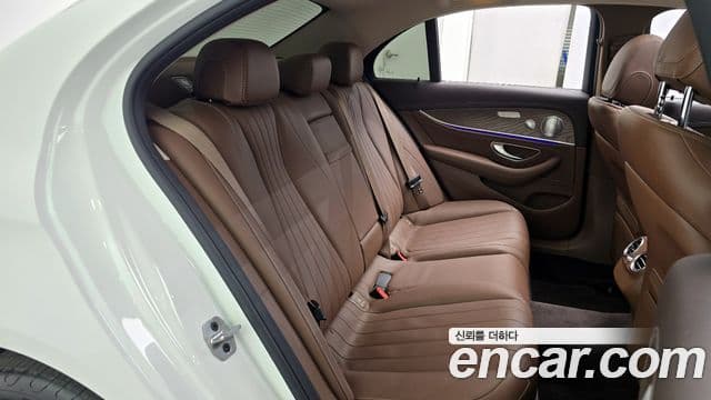 Mercedes-Benz E-Class 2020 — Şəkil 12/20