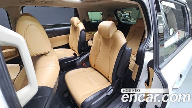 Kia Carnival 2021 — Şəkil 12/20