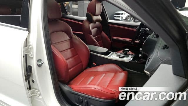 Kia Stinger 2020 — Şəkil 10/20