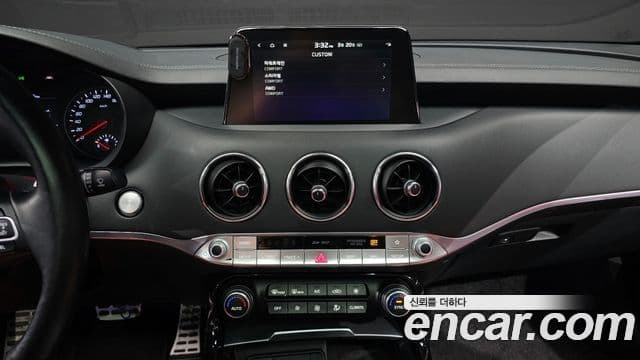 Kia Stinger 2020 — Şəkil 15/20