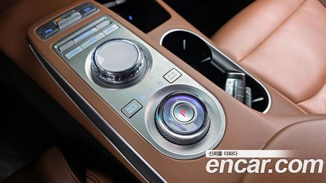 Genesis GV70 2021 — ფოტო 7/20