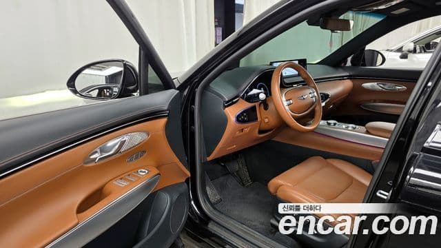 Genesis GV70 2021 — ფოტო 8/20