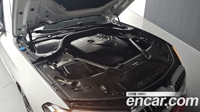 BMW 5 Series 2021 — ფოტო 5/20