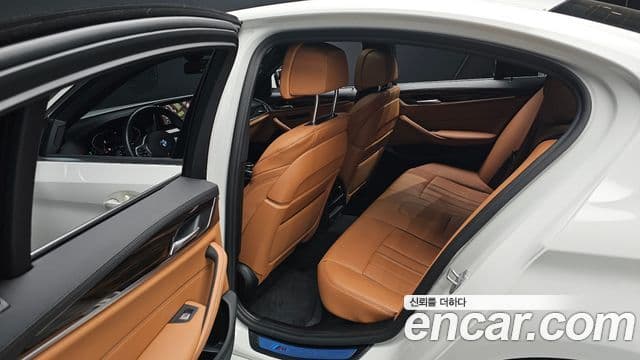 BMW 5 Series 2021 — Photo 19/21