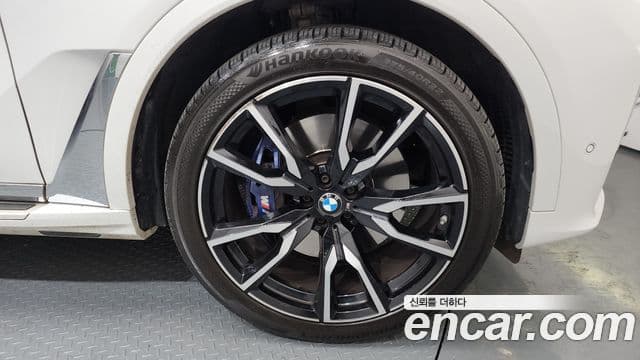 BMW X7 2021 — ფოტო 5/20