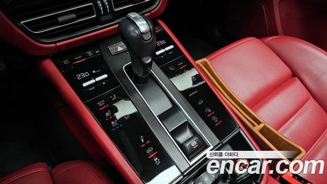 Porsche Macan 2023 — Şəkil 9/20