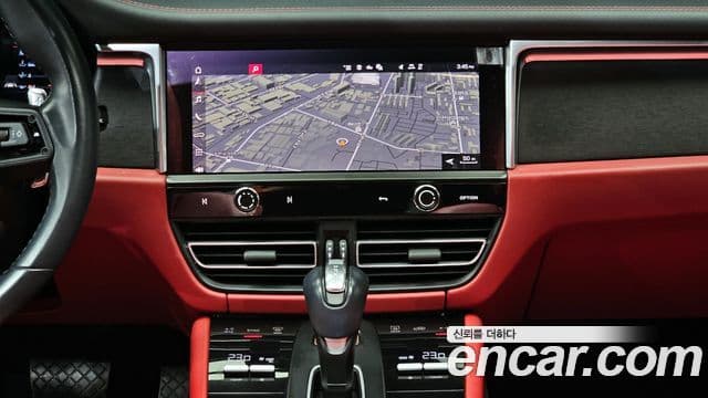 Porsche Macan 2023 — Şəkil 14/20