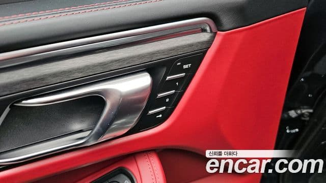 Porsche Macan 2023 — Şəkil 16/20