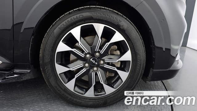 Kia Carnival 2022 — ფოტო 4/20
