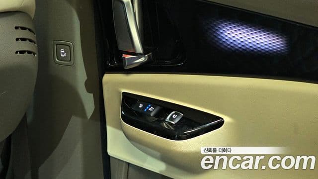 Kia Carnival 2022 — ფოტო 17/20