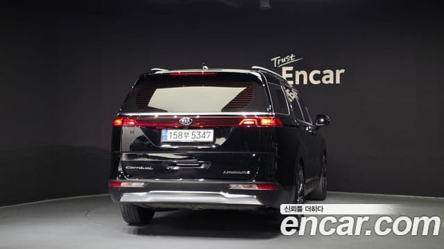 Kia Carnival 2021 — Фото 4/20