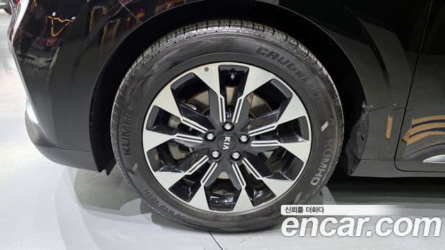 Kia Carnival 2021 — Фото 5/20