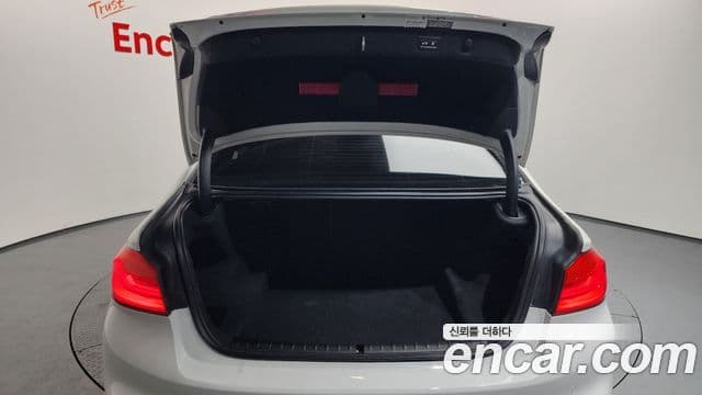 BMW 5 Series 2018 — фото 20 из 20