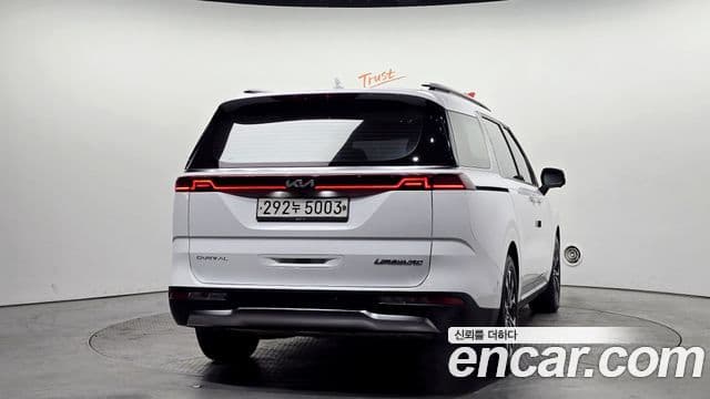 Kia Carnival 2022 — ფოტო 4/20
