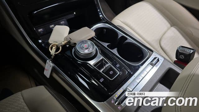 Kia Carnival 2022 — фото 9 из 20