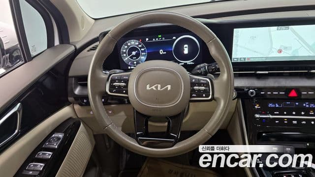 Kia Carnival 2022 — ფოტო 14/20
