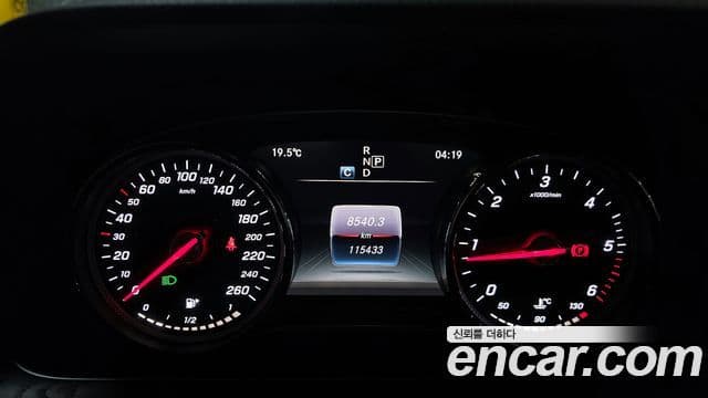 Mercedes-Benz E-Class 2018 — Şəkil 8/20