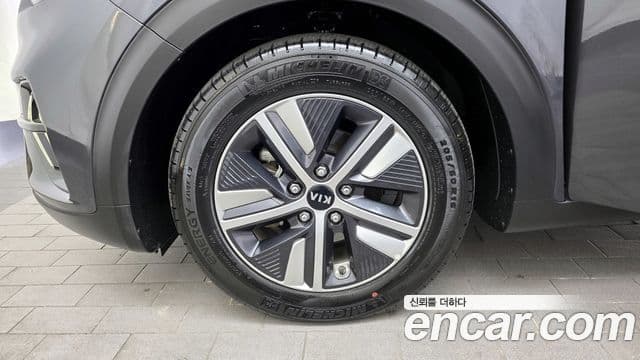 Kia Niro 2021 — Фото 5/20