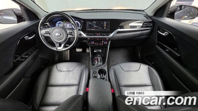 Kia Niro 2021 — Фото 7/20
