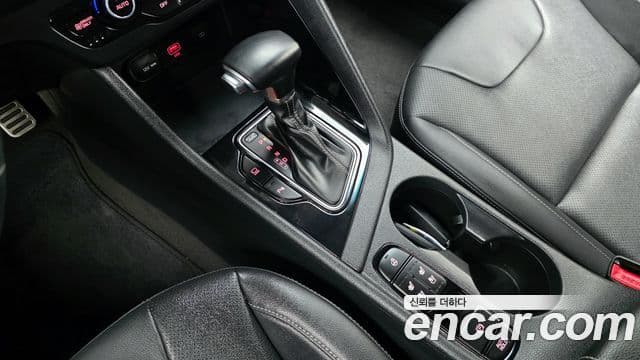 Kia Niro 2021 — Фото 9/20