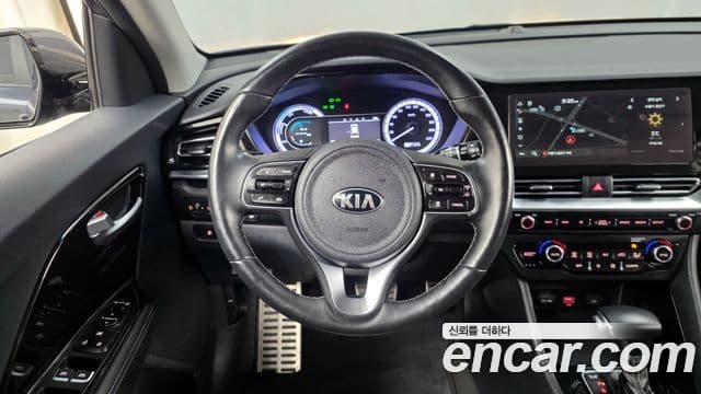 Kia Niro 2021 — Фото 13/20