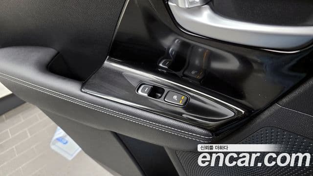 Kia Niro 2021 — Фото 19/20