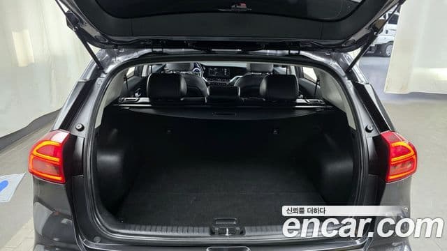 Kia Niro 2021 — Фото 20/20