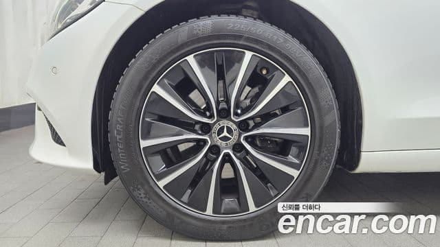Mercedes-Benz C-Class 2020 — ფოტო 5/20