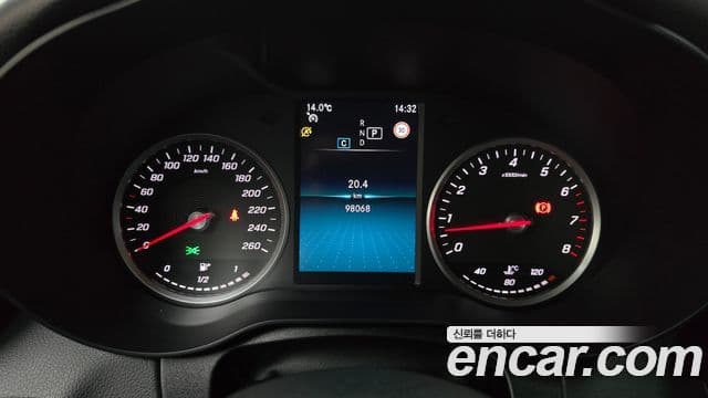 Mercedes-Benz C-Class 2020 — ფოტო 8/20