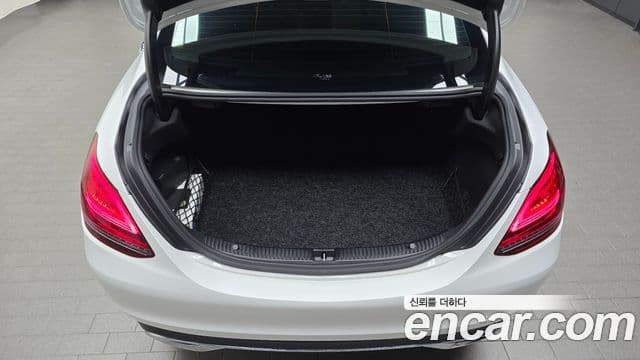 Mercedes-Benz C-Class 2020 — ფოტო 20/20