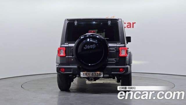 Jeep Wrangler 2019 — ფოტო 4/20