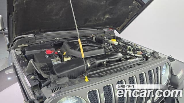 Jeep Wrangler 2019 — ფოტო 6/20